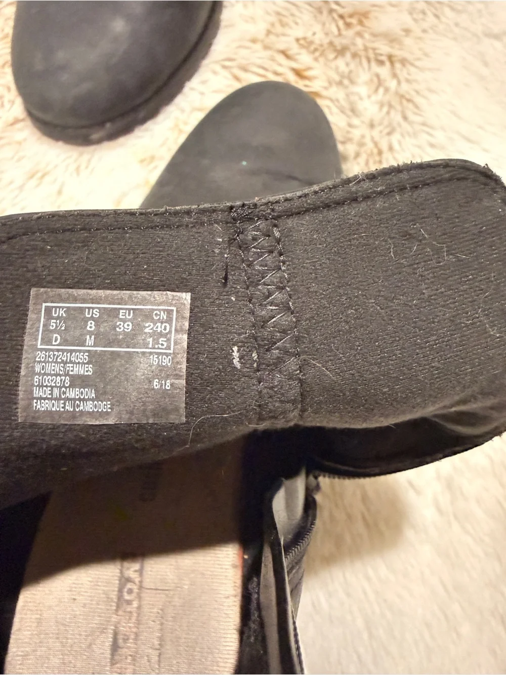 Clarks Women’s Black Leather Ankle Booties Block Heel – Size 8